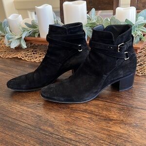 SAINT LAURENT
Suede Jodhpur Calfskin Blake Ankle Boots size 42 color black